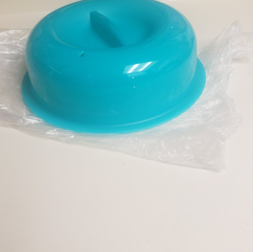 Tupperware - Picture 12 of 16